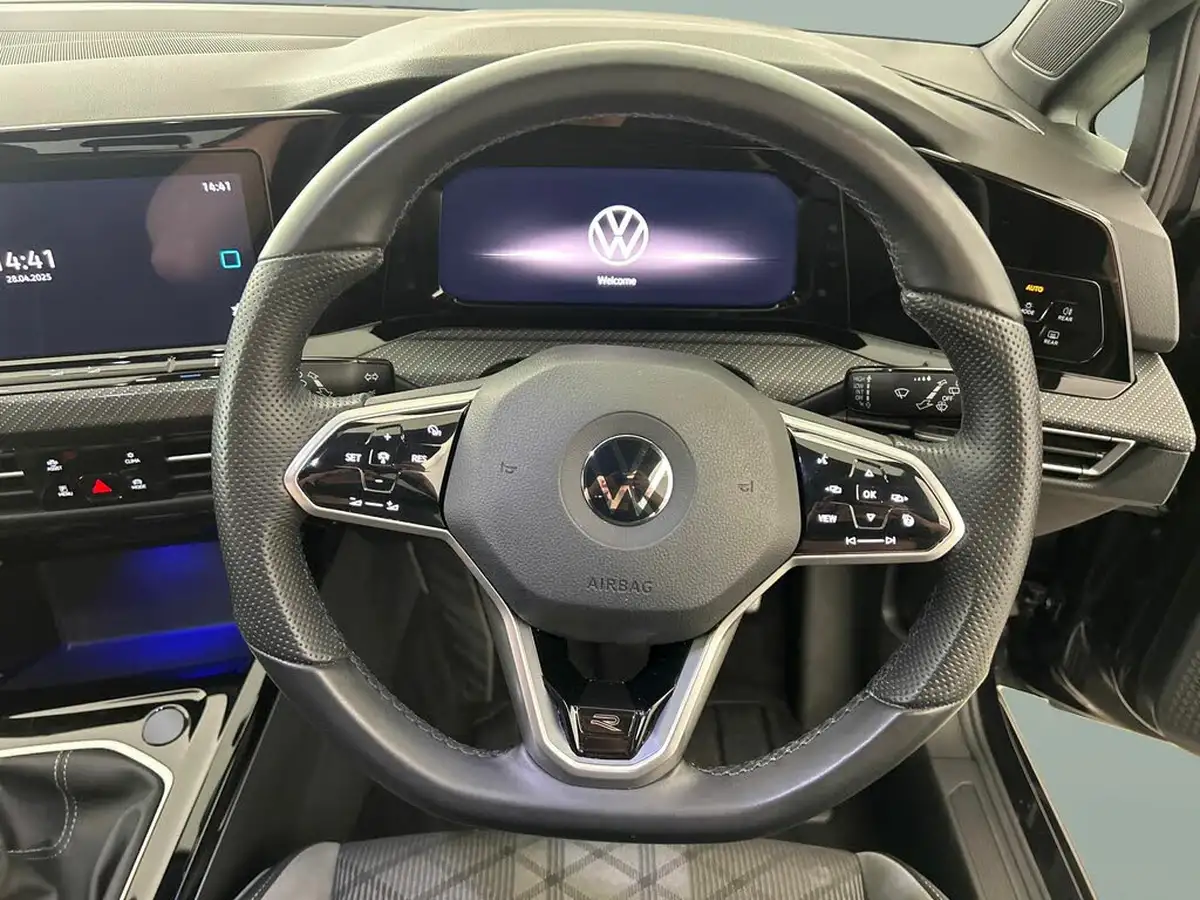 2022-volkswagen-golf-15-tsi-r-line-130ps-hatchback-big-19