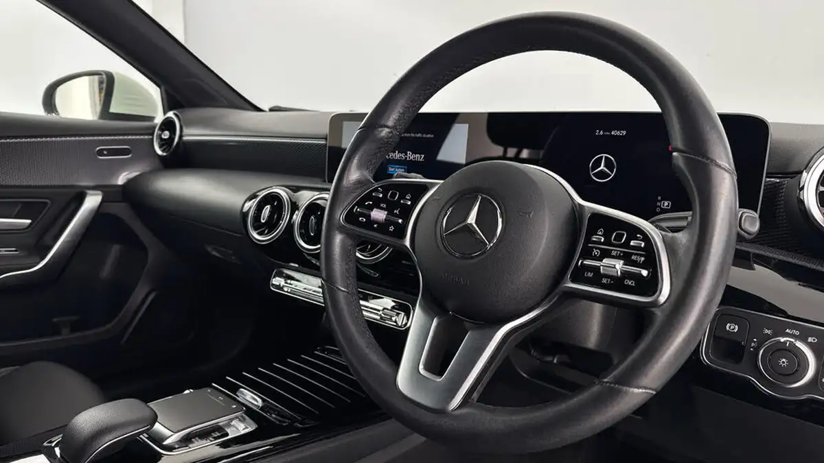 2018-mercedes-benz-a-class-13-a200-sport-executivess-hatchback-5d-7g-dct-big-8