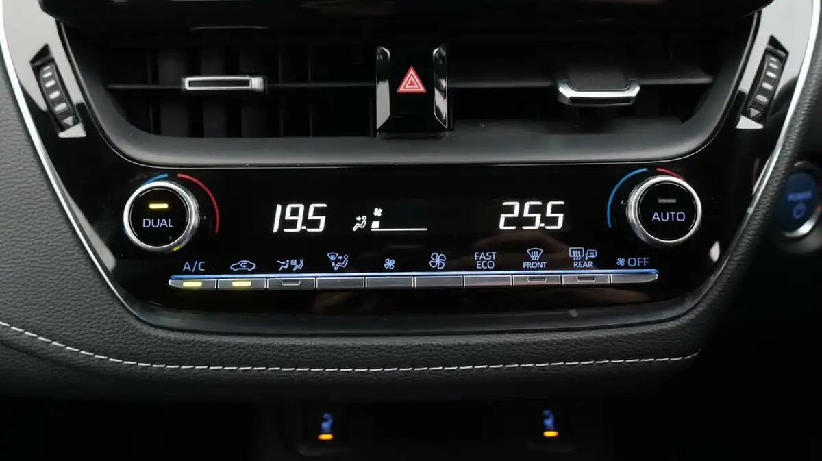 2021-toyota-corolla-18-vvt-i-icon-tech-spare-wheel-touring-sports-5d-big-12