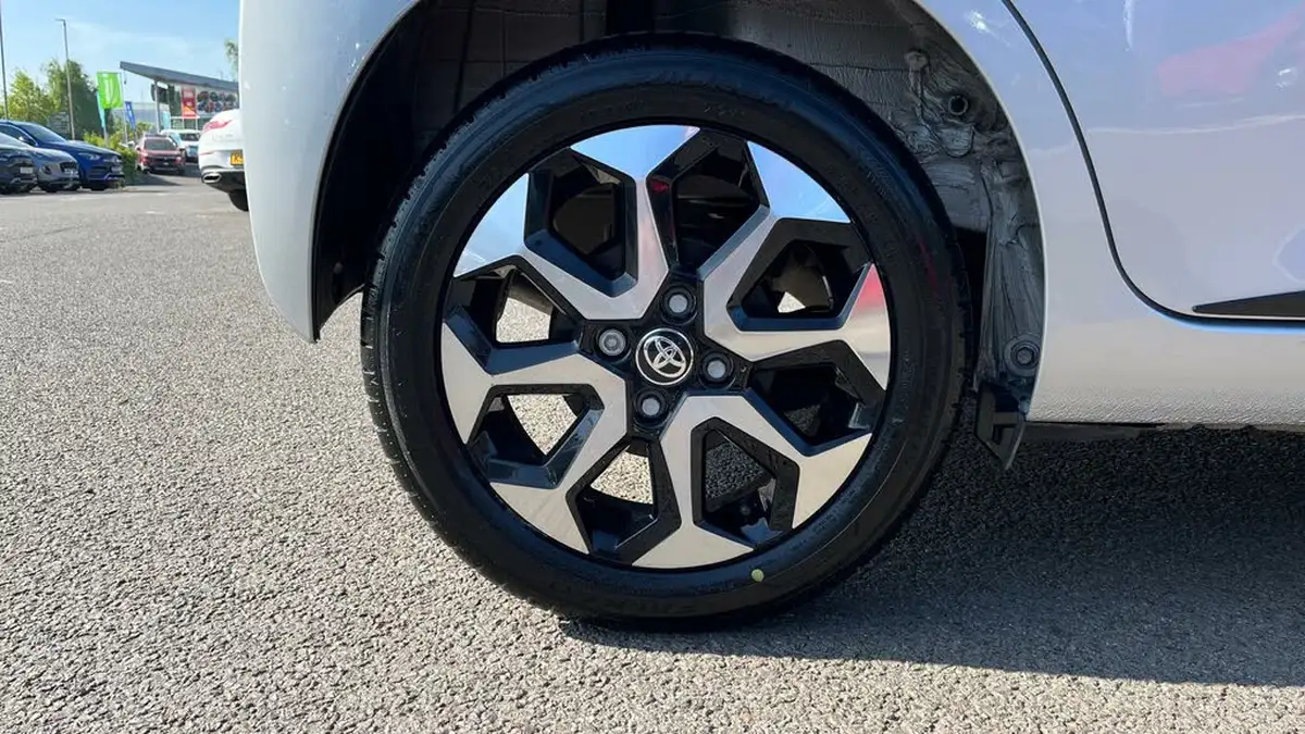 2020-toyota-aygo-10-vvt-i-x-trend-tss-x-shift-big-24