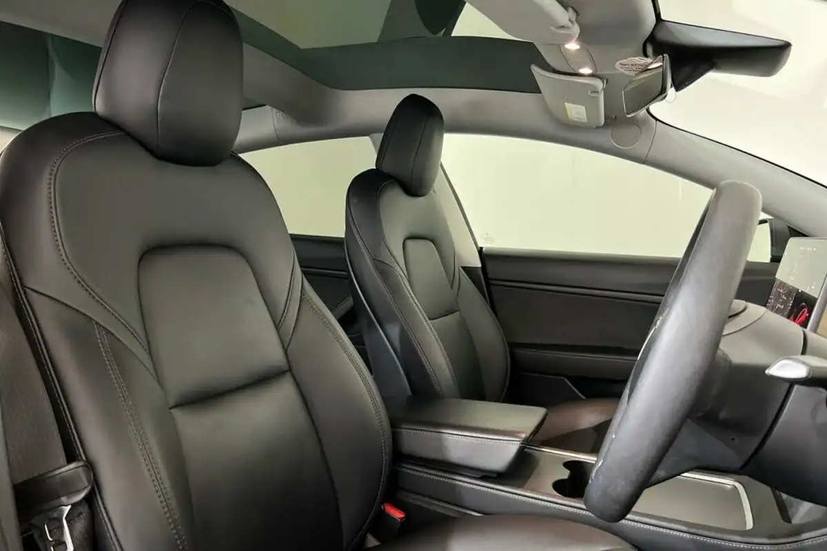 2020-tesla-model-3-e-long-range-big-21
