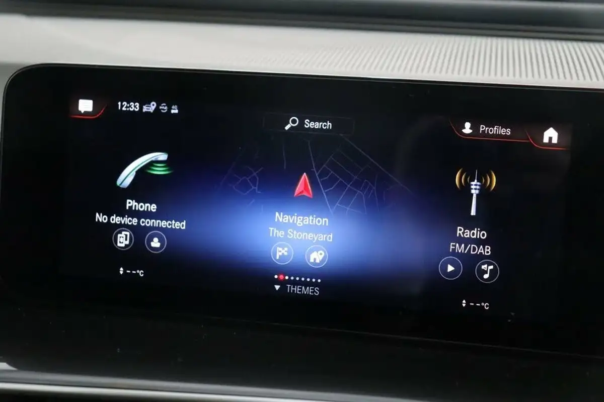 2020-mercedes-benz-eqc-e-eqc-400-amg-line-big-2