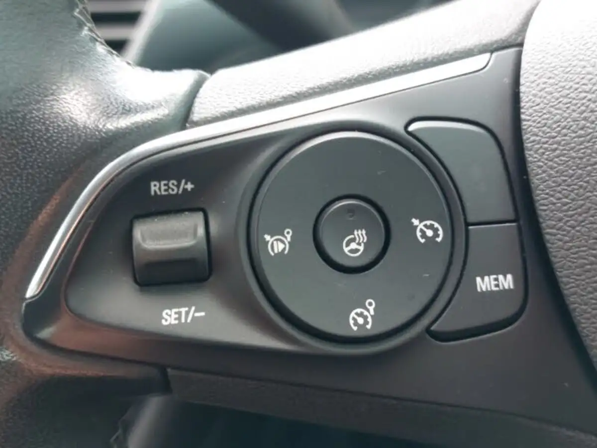 2022-vauxhall-crossland-15-ultimate-120ps-auto-big-12