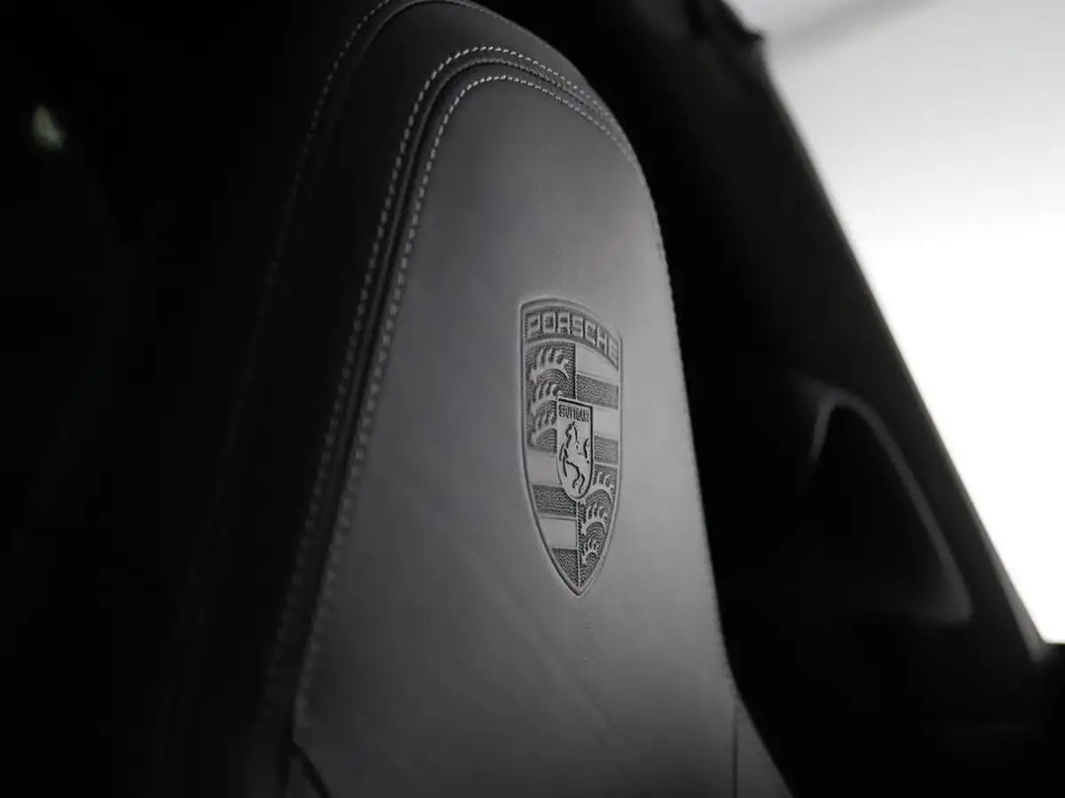 2021-porsche-911-30-targa-4s-big-16