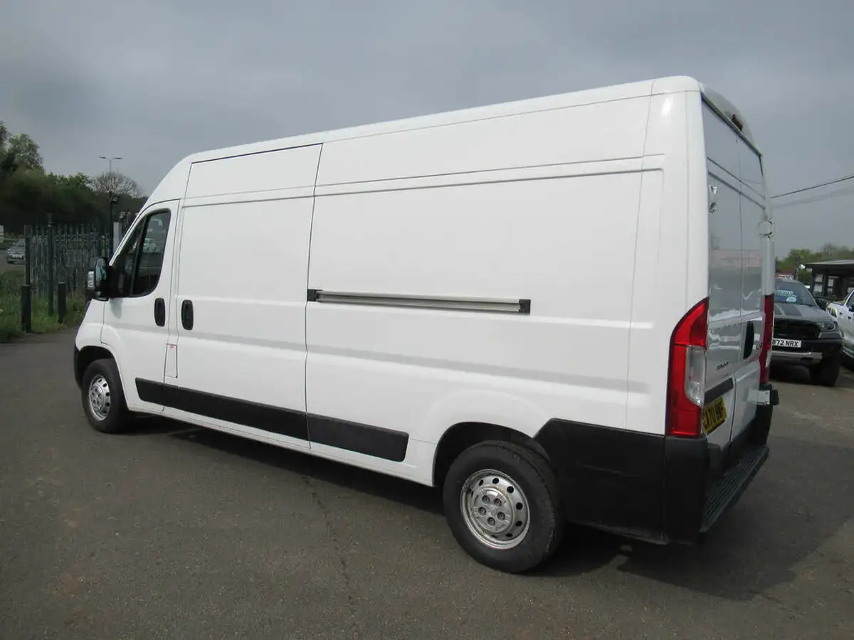 2020-peugeot-boxer-22-bluehdi-professional-335-l3-h2-panel-big-6