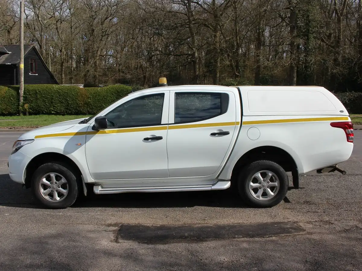 2019-mitsubishi-l200-24di-d-4life-eu6b-double-pickup-big-23