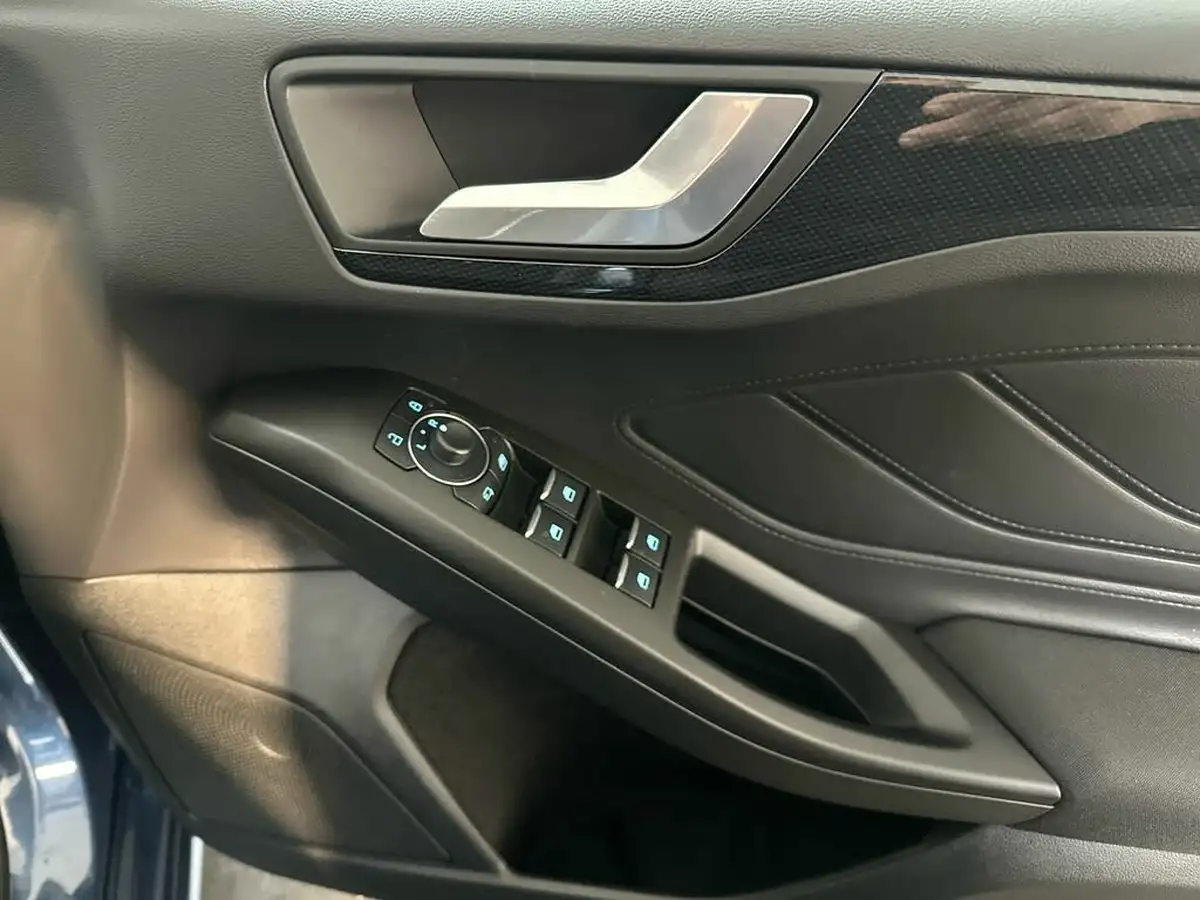 2025-ford-focus-10t-st-line-155ps-estate-powershift-big-29