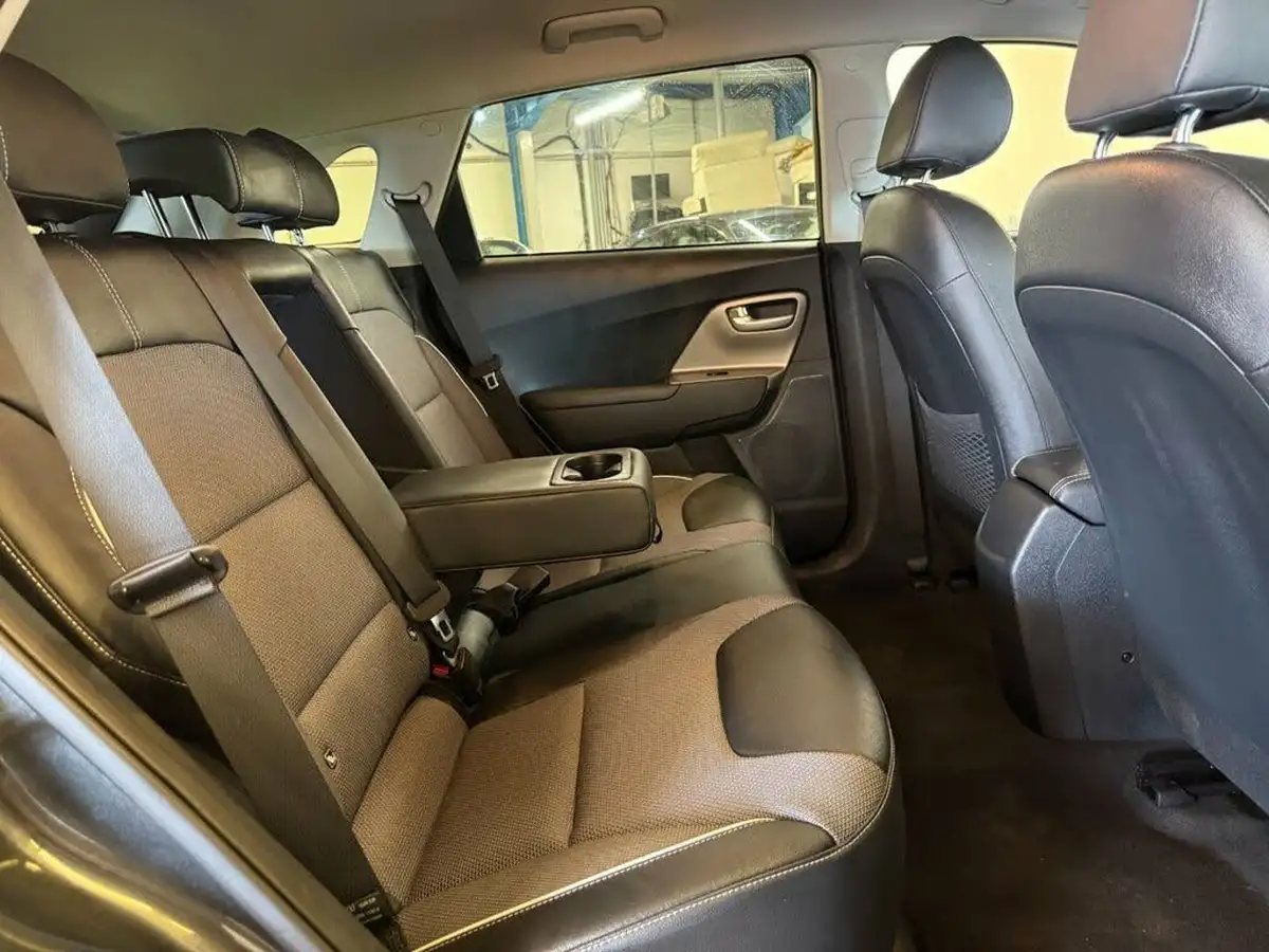 2022-kia-niro-ev-e-2-big-12