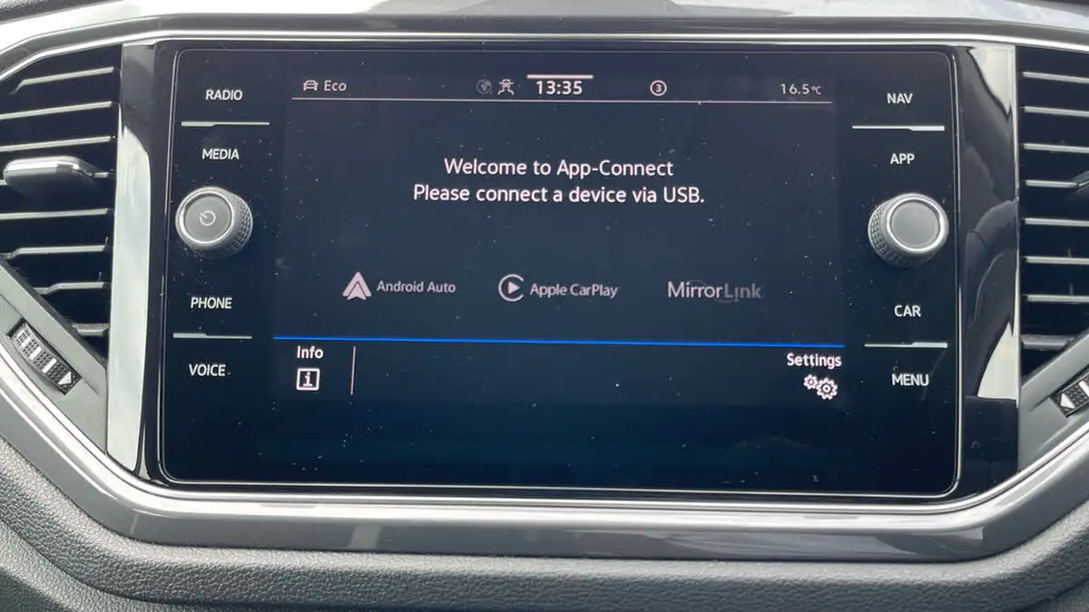 2021-volkswagen-t-roc-15-tsi-sel-dsg-big-23