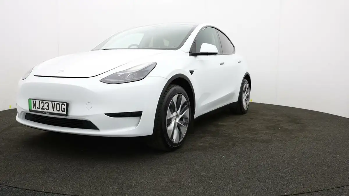 2023-tesla-model-y-e-rwd-big-59