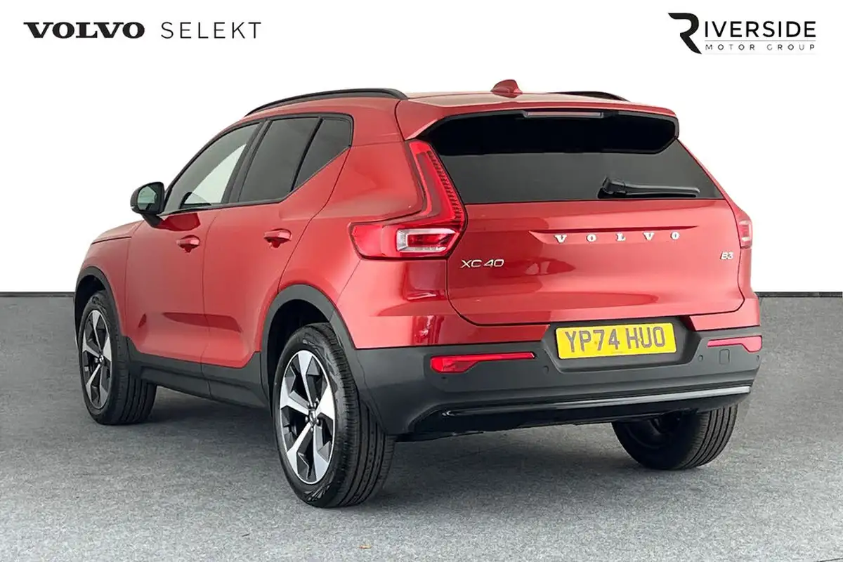 2024-volvo-xc40-20-b3-plus-big-2