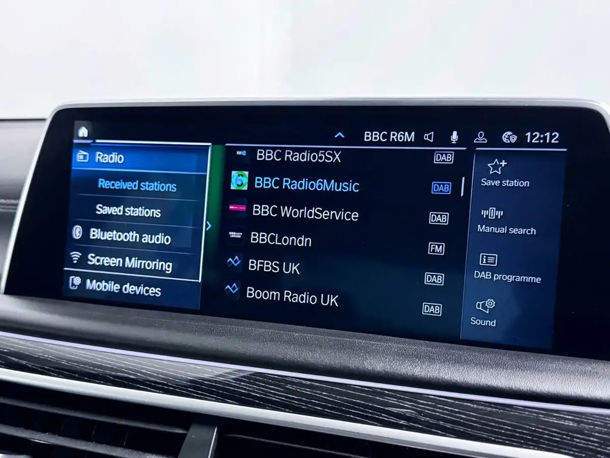 2022-bmw-7-series-30-745e-m-sport-big-42