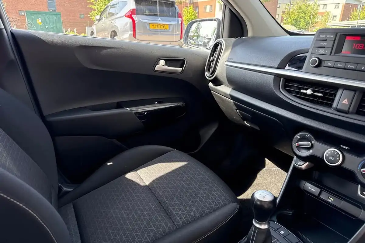 2021-kia-picanto-10-2-big-60