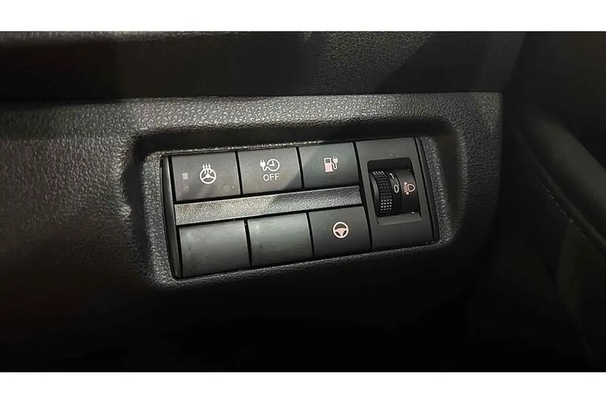 2024-nissan-leaf-e-tekna-39kwh-big-26