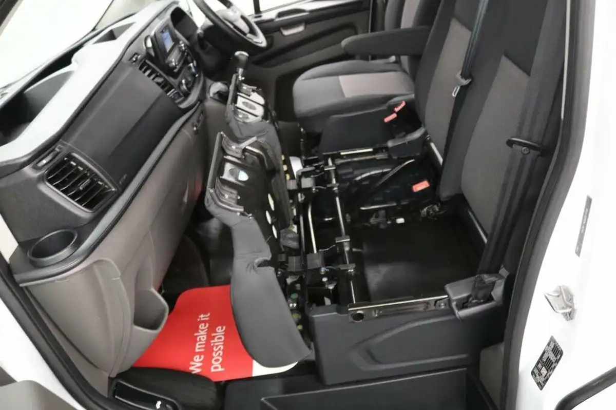 2020-ford-transit-custom-20tdci-280-l1h1-leader-105pseu6dt-panel-van-big-19