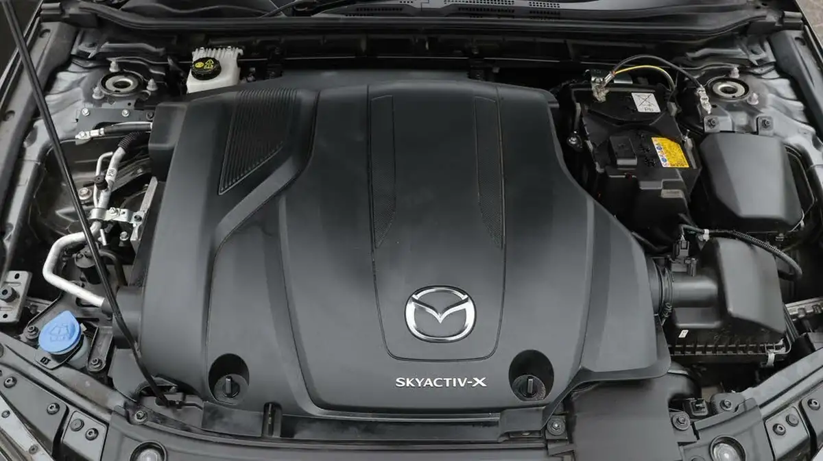 2023-mazda-mazda3-20-sport-lux-186ps-hatchback-5d-big-19