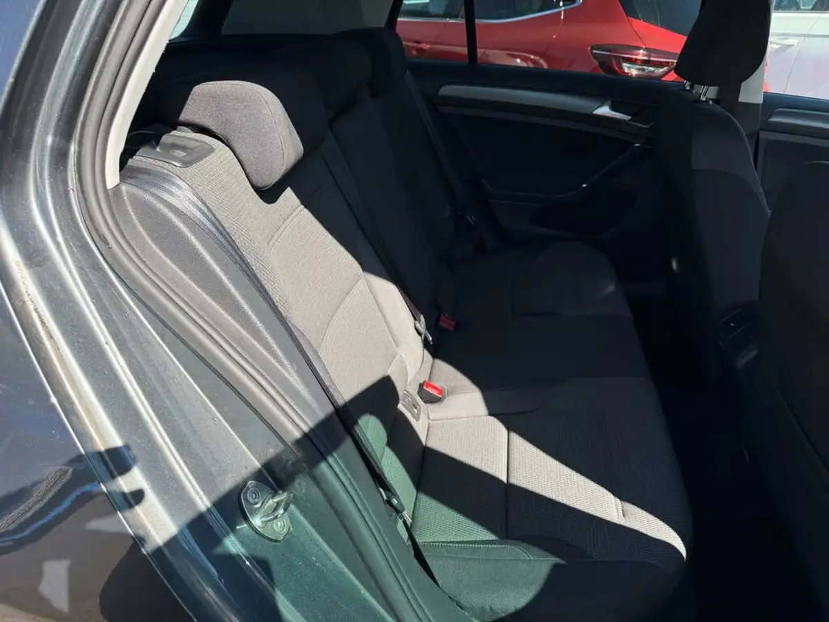 2018-volkswagen-golf-10-tsi-se-115ps-hatchback-5d-big-22