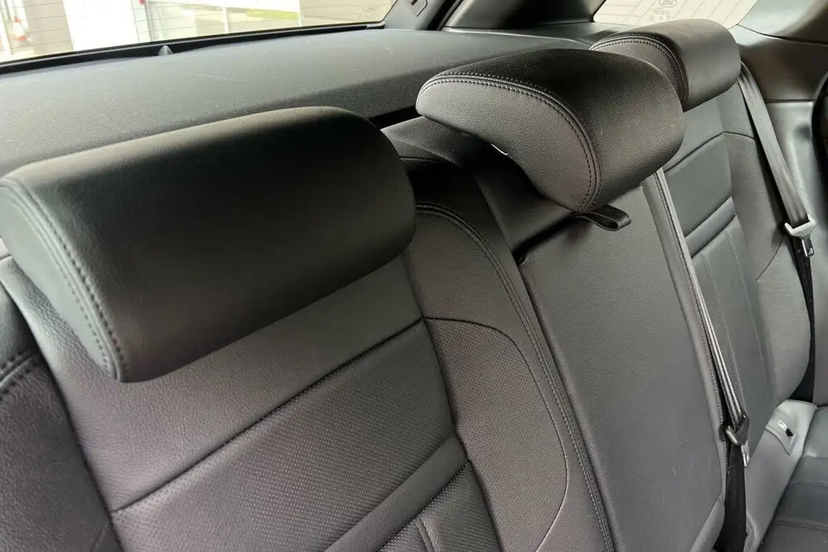 2024-land-rover-range-rover-evoque-15-p300e-s-big-28