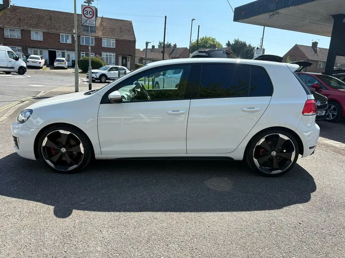 2012-volkswagen-golf-20-gti-tsi-210ps-hatchback-5d-big-3