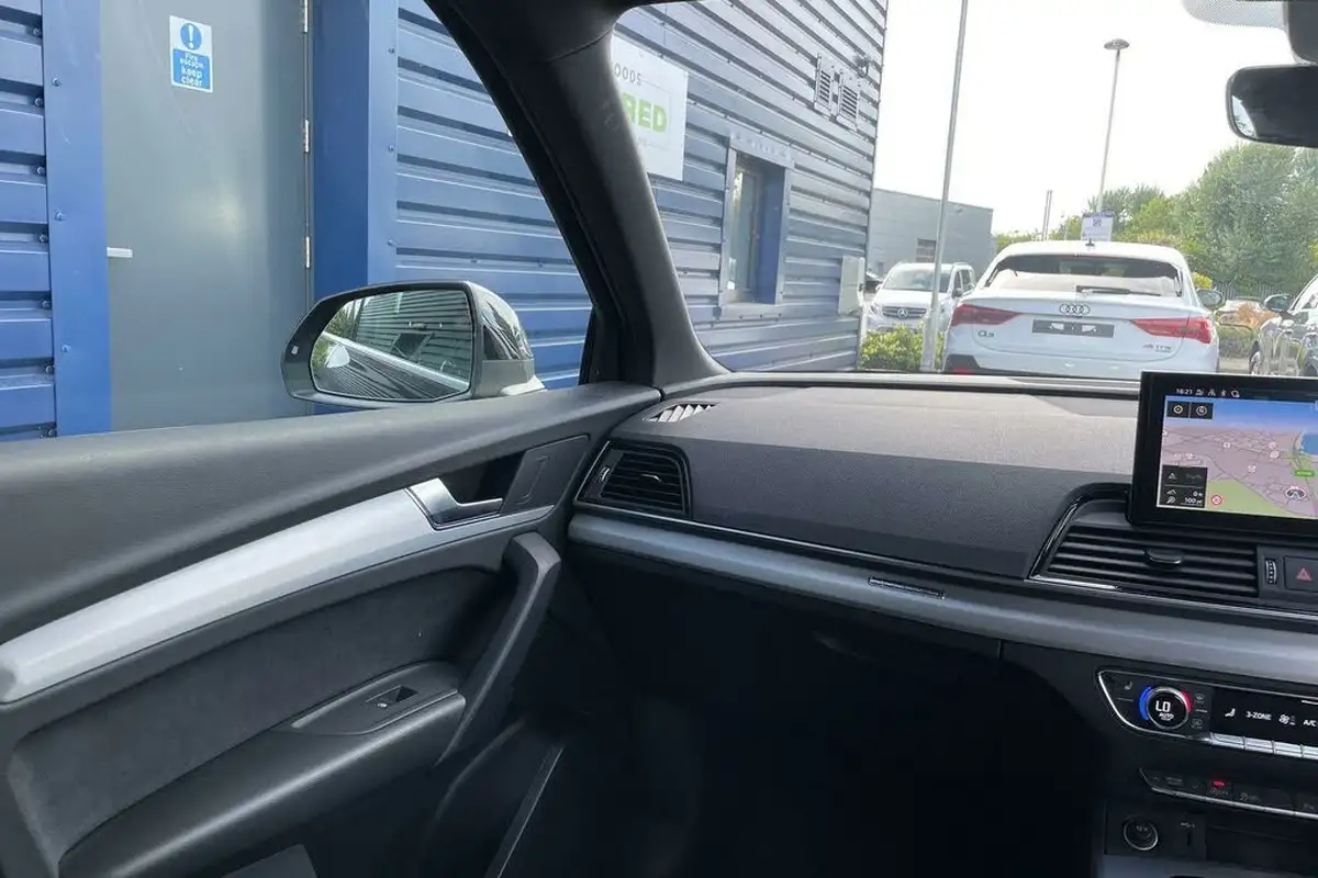 2023-audi-q5-20-45-tfsi-s-line-station-wagon-big-33