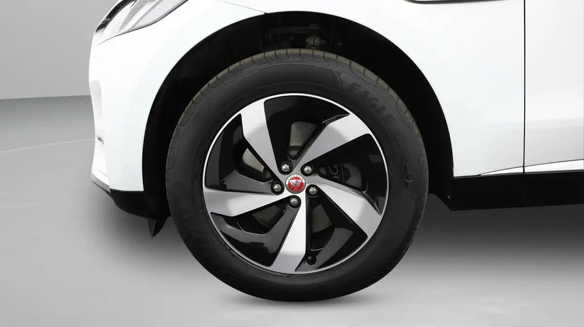 2022-jaguar-f-pace-20-d200-s-big-17