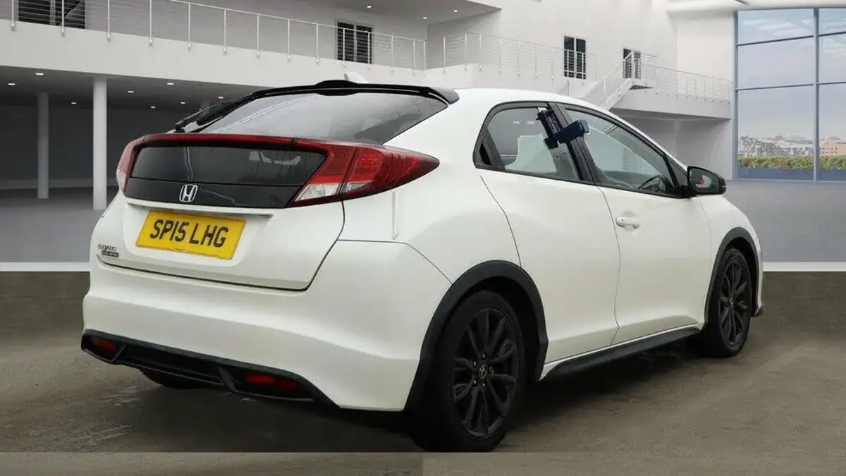 2015-honda-civic-18-s-140bhp-hatchback-big-3