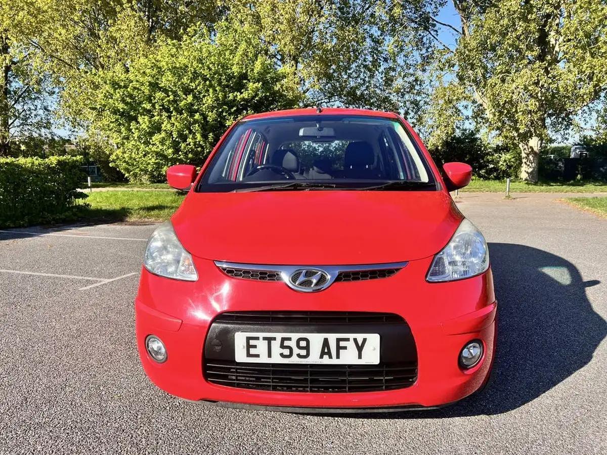 2010-hyundai-i10-11-edition-big-1