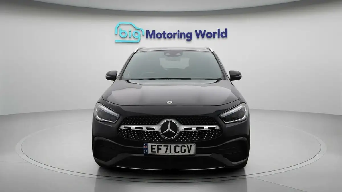 2022-mercedes-benz-gla-class-13-gla-180-amg-line-premium-plus-big-2
