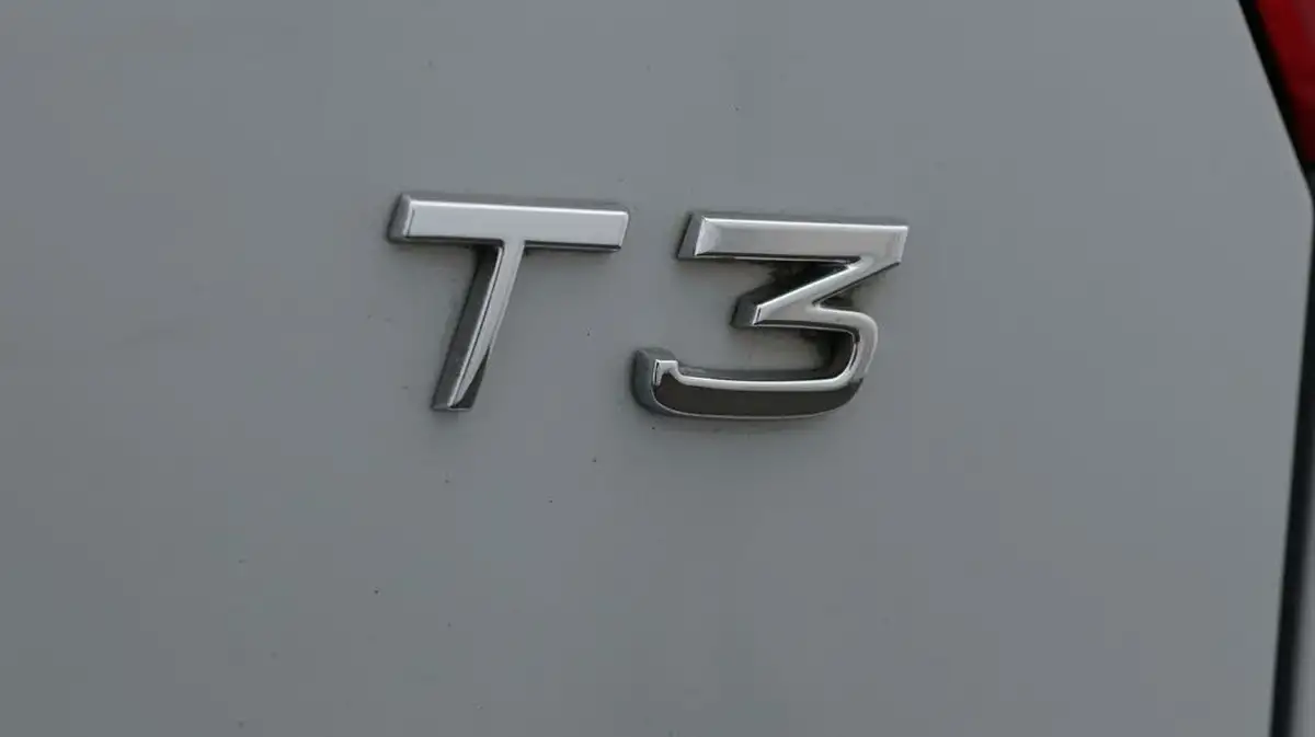 2021-volvo-xc40-15-t3-r-design-161bhp-auto-big-22