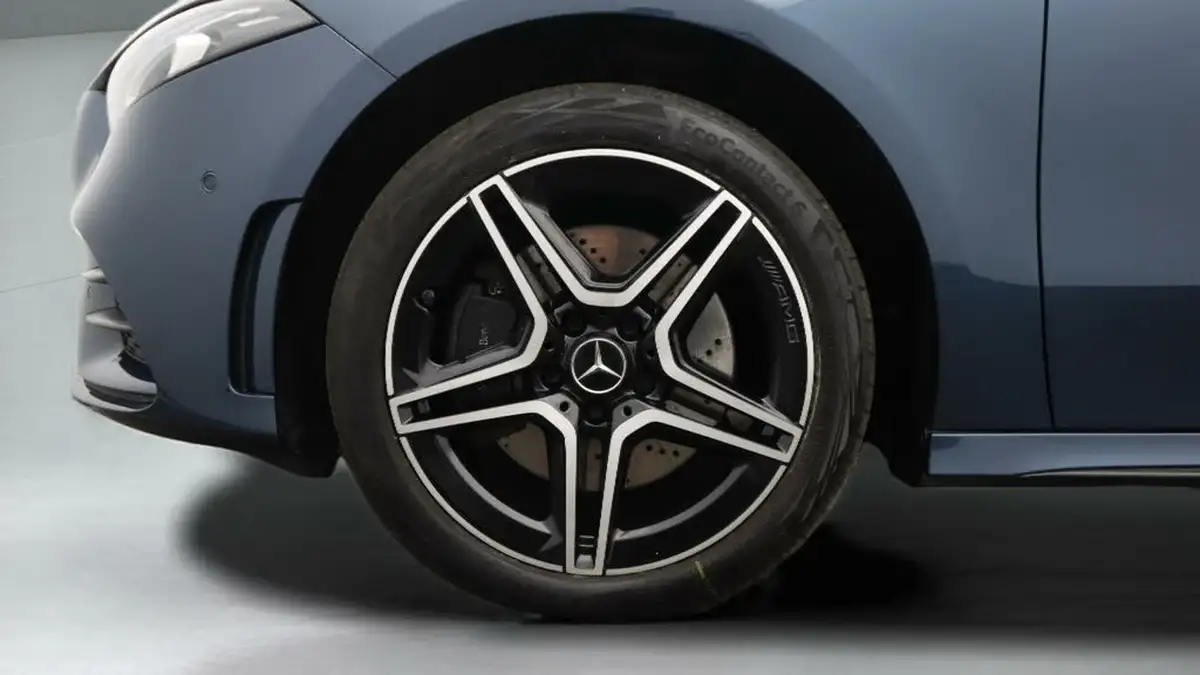 2021-mercedes-benz-a-class-13-a250e-amg-line-premium-edition-saloon-4d-big-18