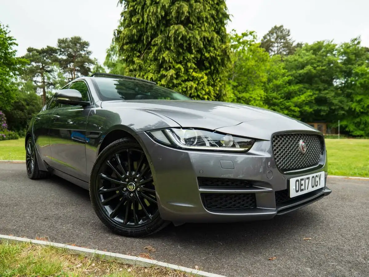 2017-jaguar-xe-20d-portfolio-180ps-awd-ss-1999cc-auto-big-18
