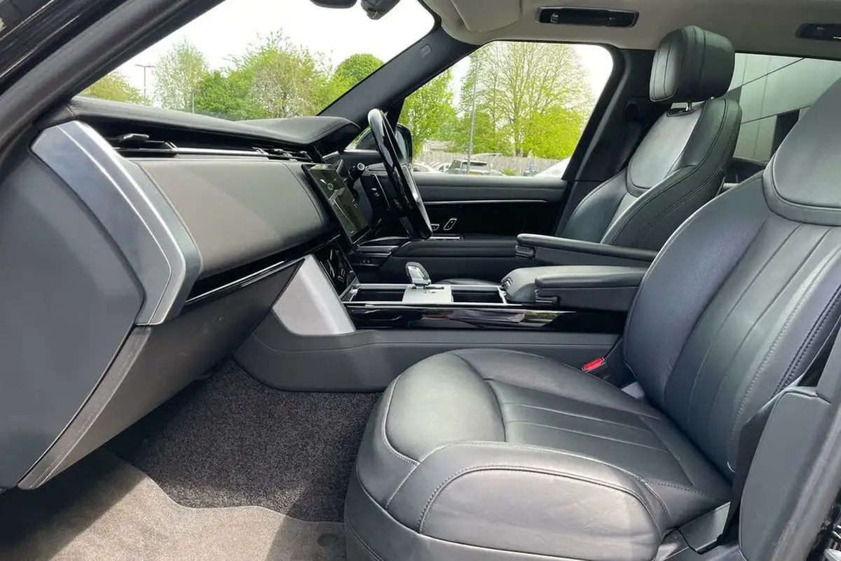 2023-land-rover-range-rover-30-d350-hse-big-9