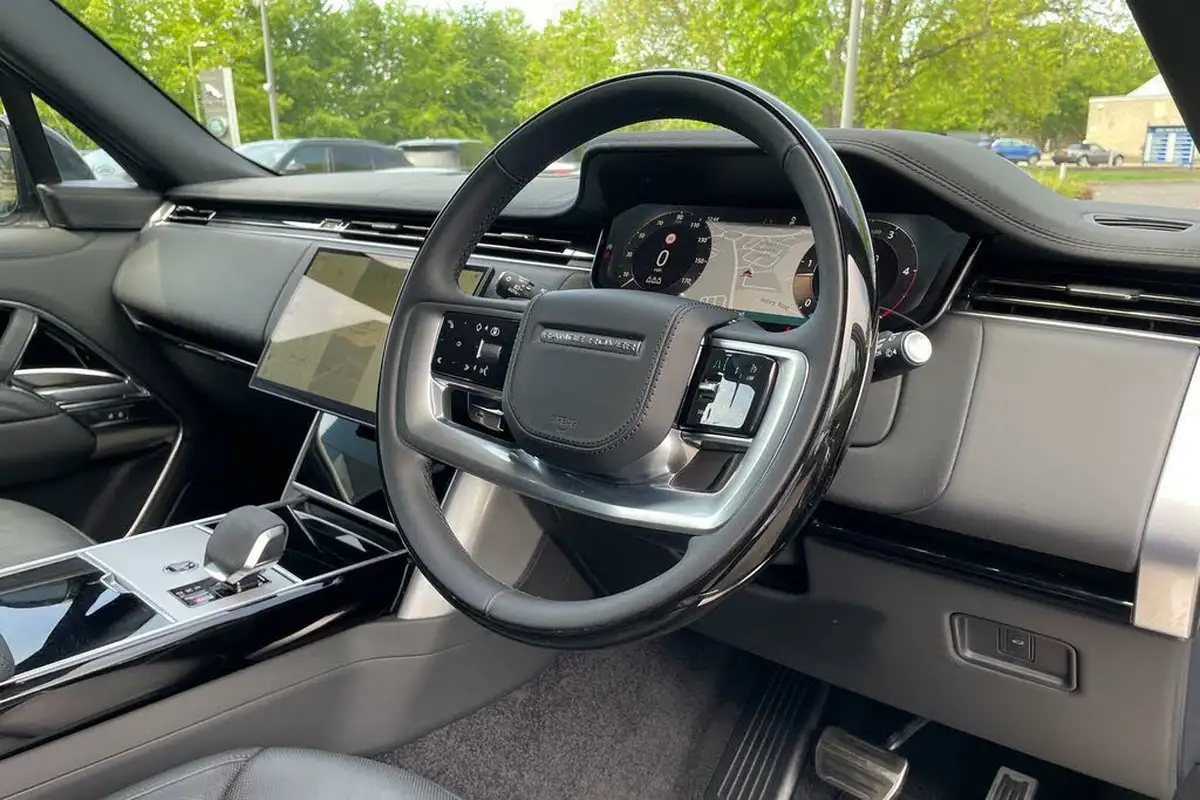 2023-land-rover-range-rover-30-d350-hse-big-33