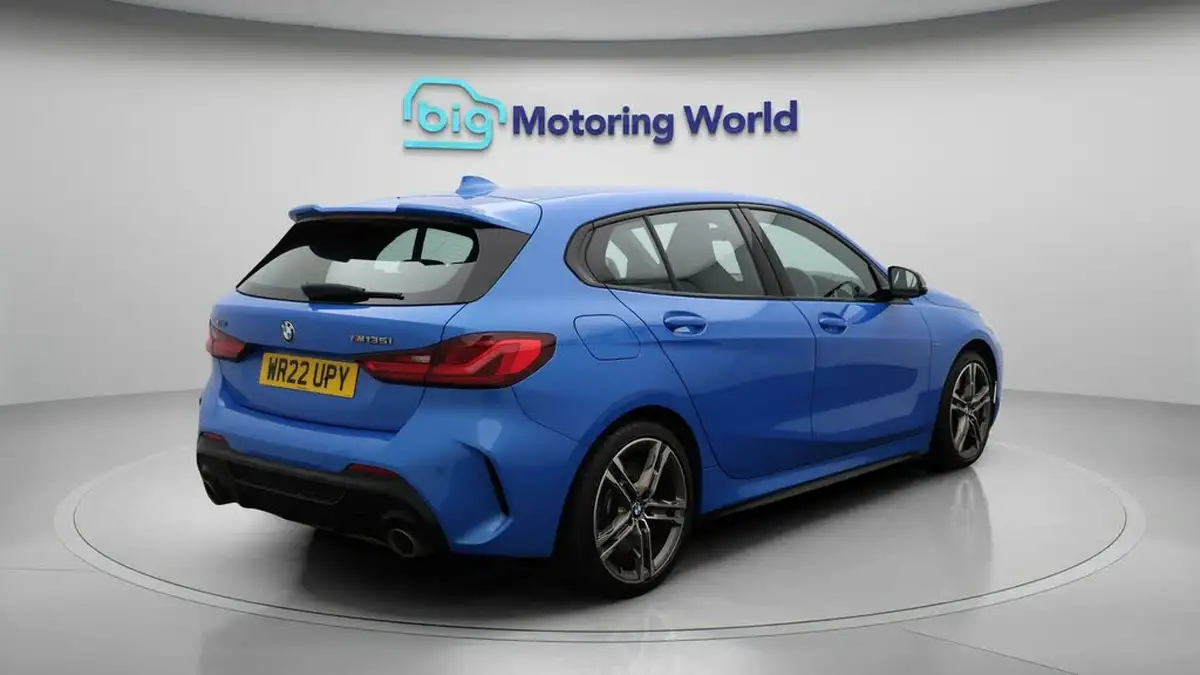 2022-bmw-1-series-20-m135i-xdrive-big-7