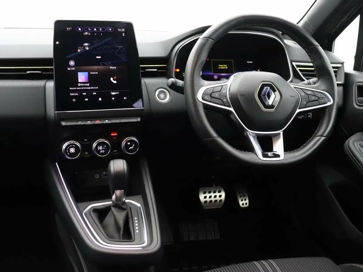 2023-renault-clio-16-engineered-big-22