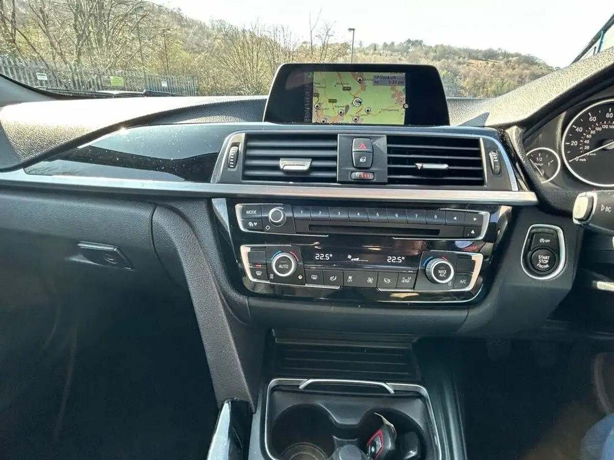 2016-bmw-3-series-20td-318d-sport-saloon-4d-big-11