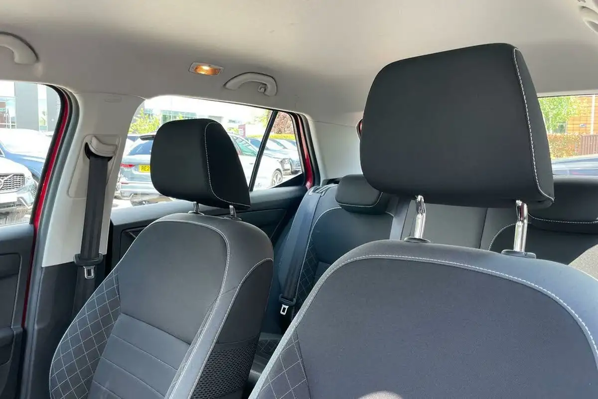 2019-skoda-fabia-10-tsi-colour-edition-big-25