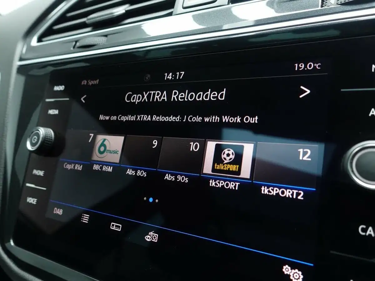 2019-volkswagen-tiguan-20tdi-r-line-tech-150ps-dsg-big-23