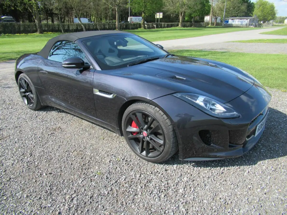 2014-jaguar-f-type-30-s-convertible-awd-quickshift-big-8
