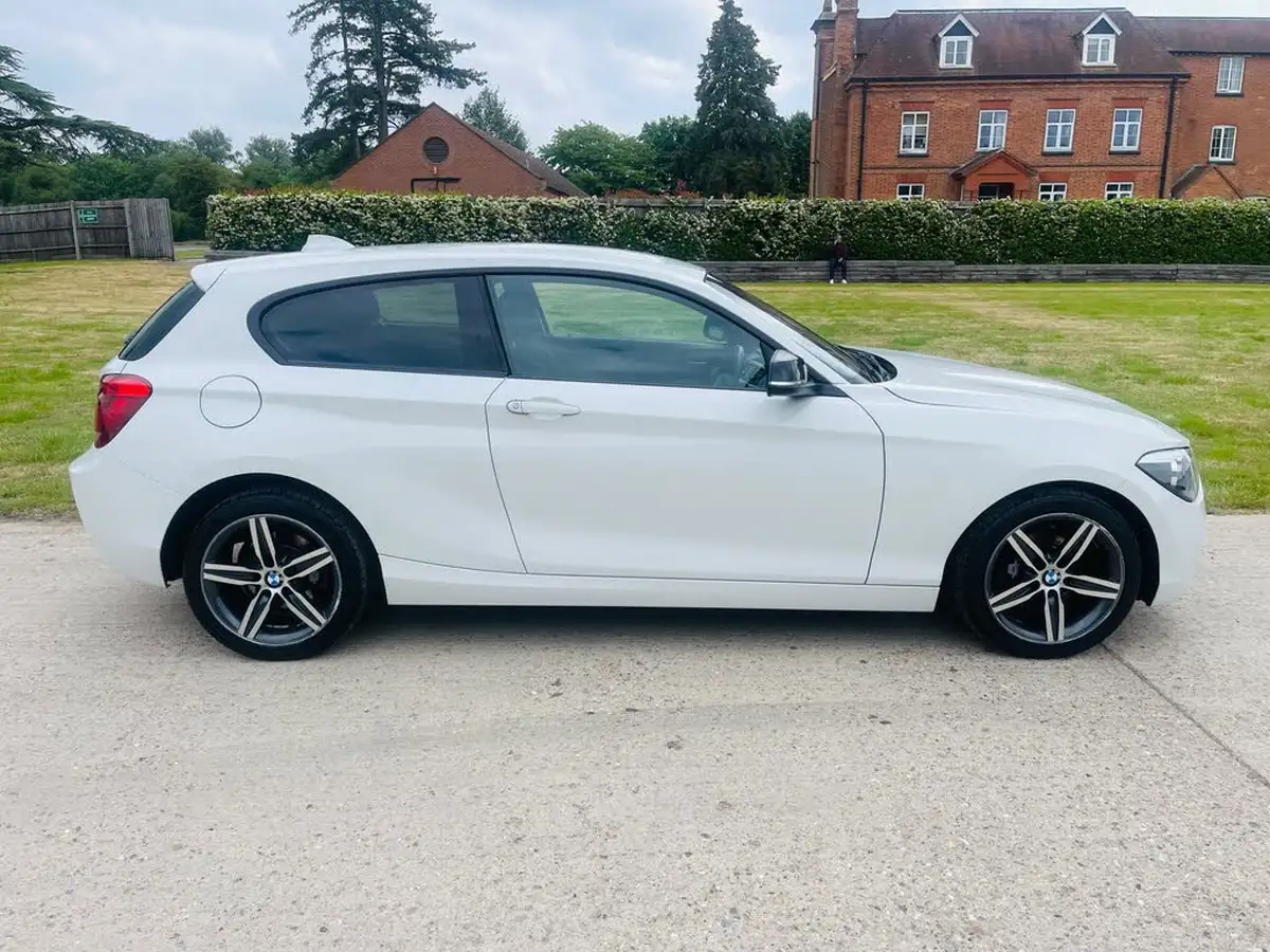 2013-bmw-1-series-16-116i-sport-ss-3d-big-9