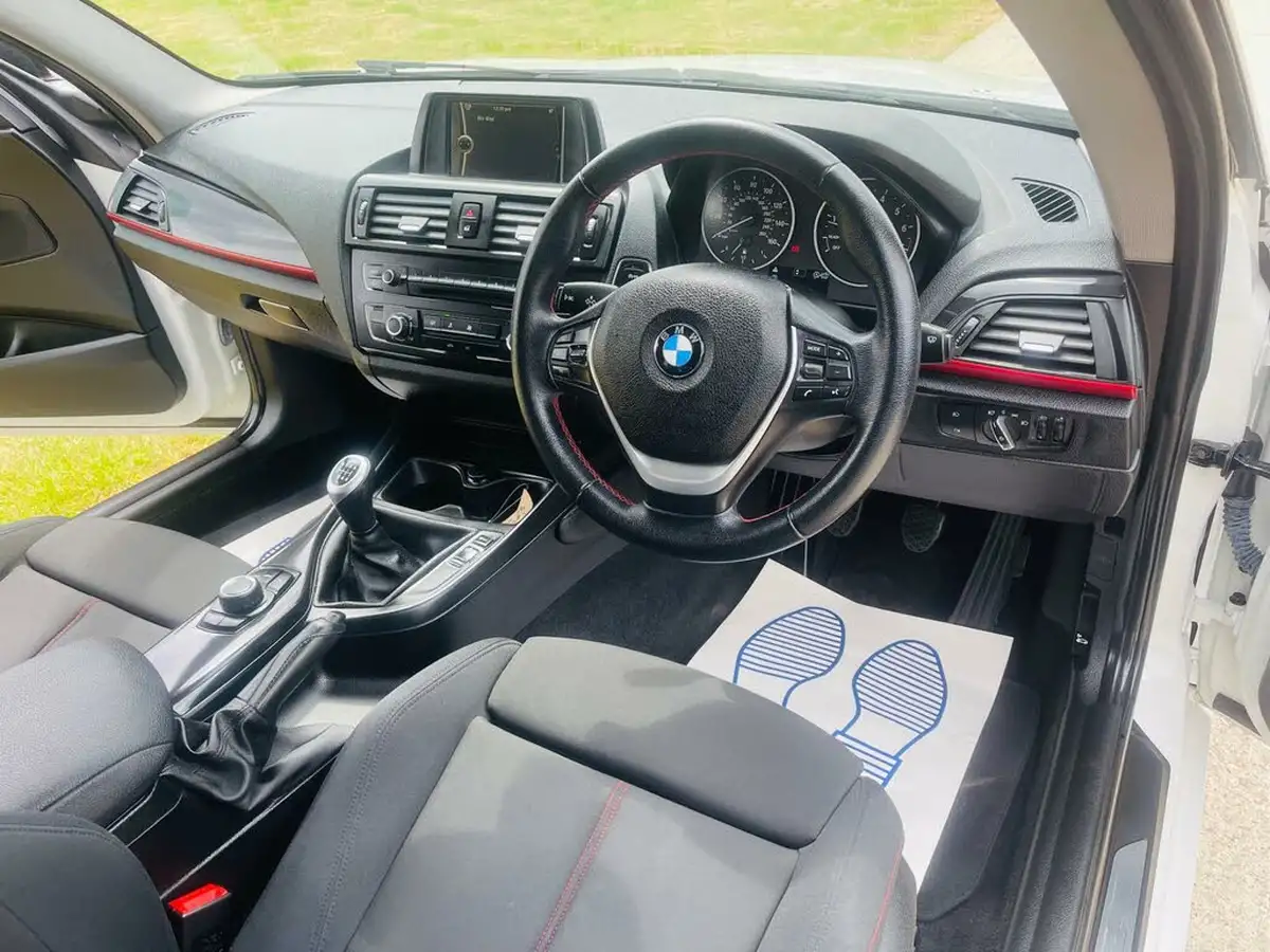 2013-bmw-1-series-16-116i-sport-ss-3d-big-33