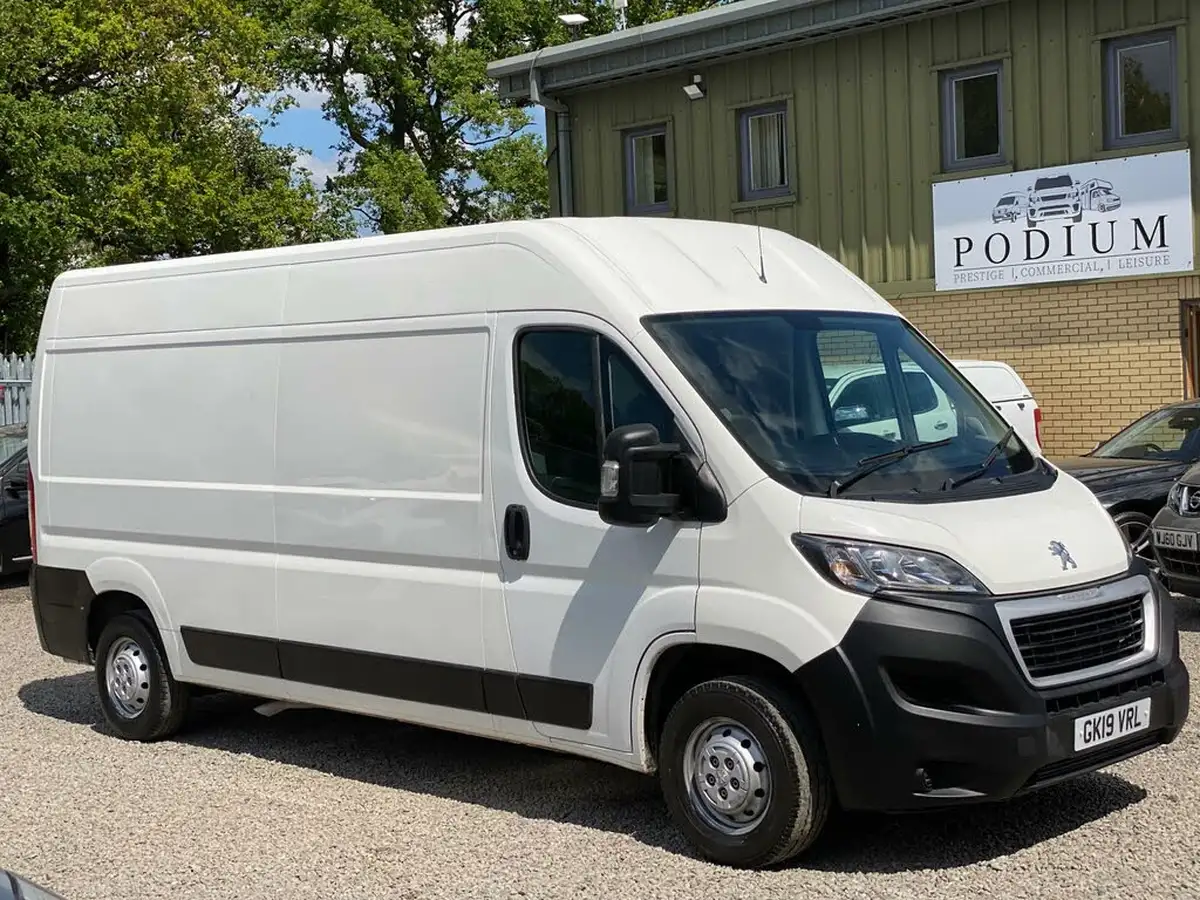 2019-peugeot-boxer-20-bluehdi-professional-335-l3-h2-big-18