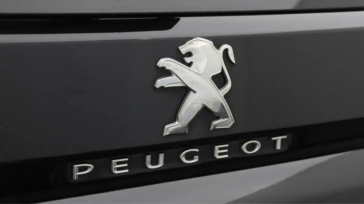 2021-peugeot-5008-suv-12-puretech-gt-premium-big-19