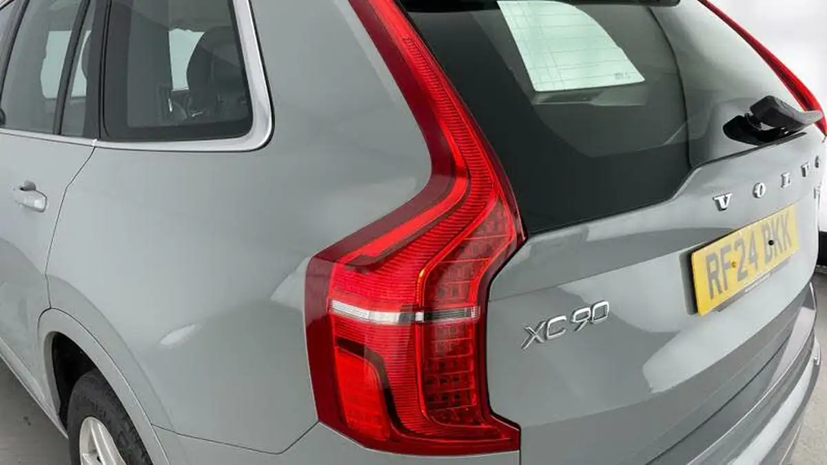 2024-volvo-xc90-20-b5-core-big-28