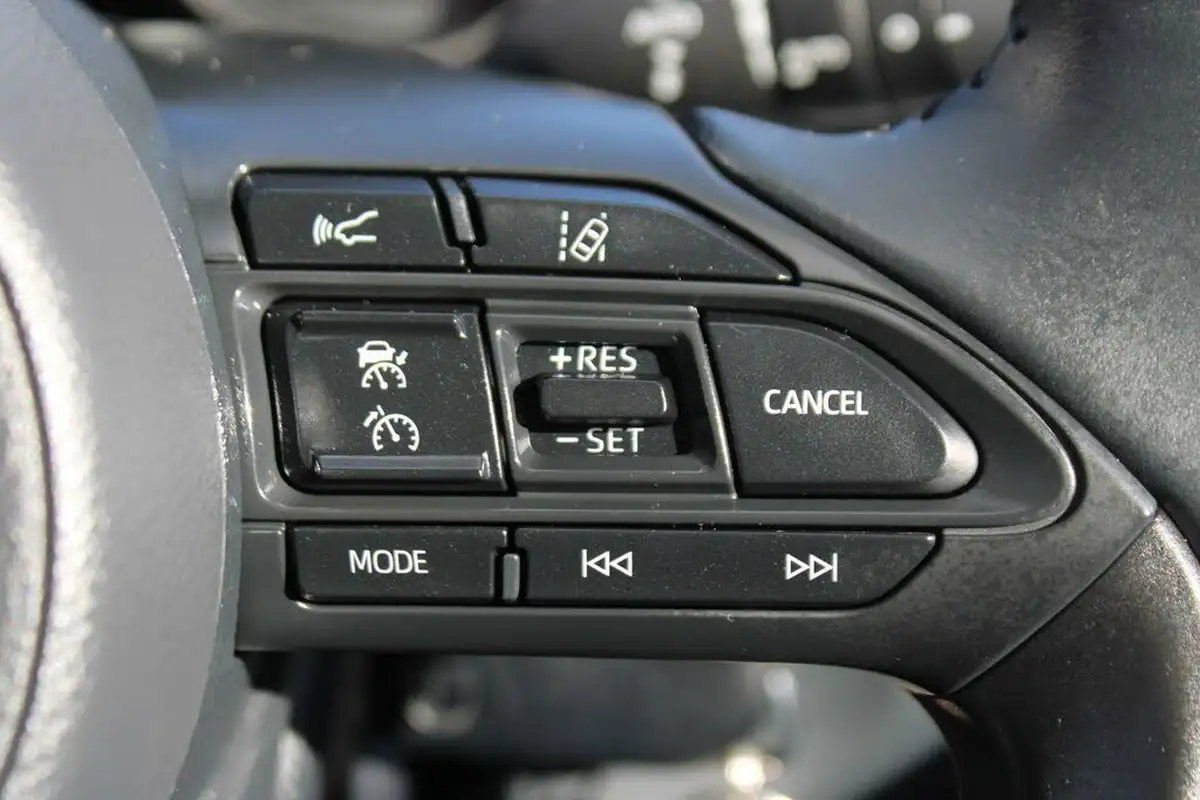2022-toyota-yaris-15-vvt-i-design-big-31