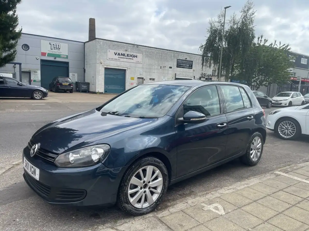 2011-volkswagen-golf-14-match-125ps-5d-dsg-big-8