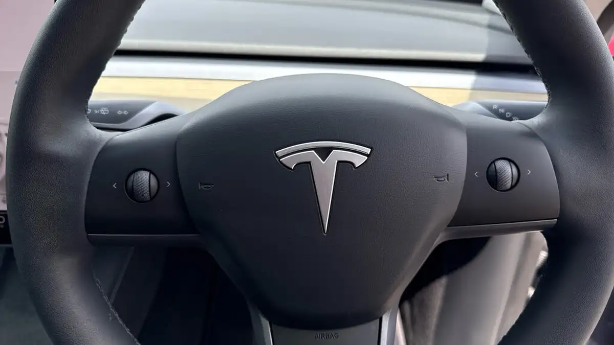 2023-tesla-model-y-e-rwd-big-27