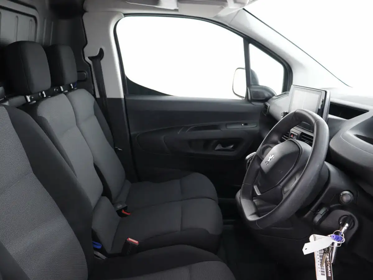 2019-peugeot-partner-16bluehdi-1000-professional-big-27