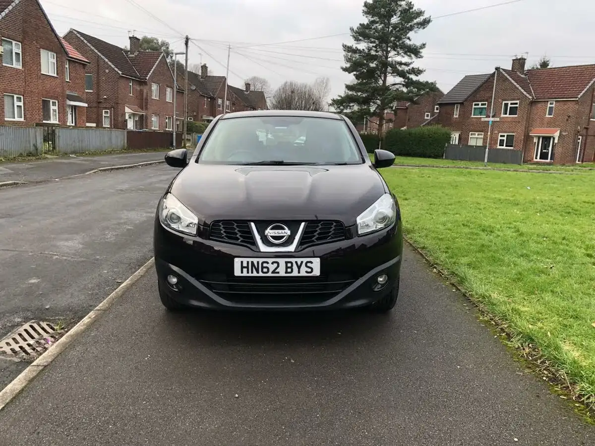 2012-nissan-qashqai-15td-acenta-big-1