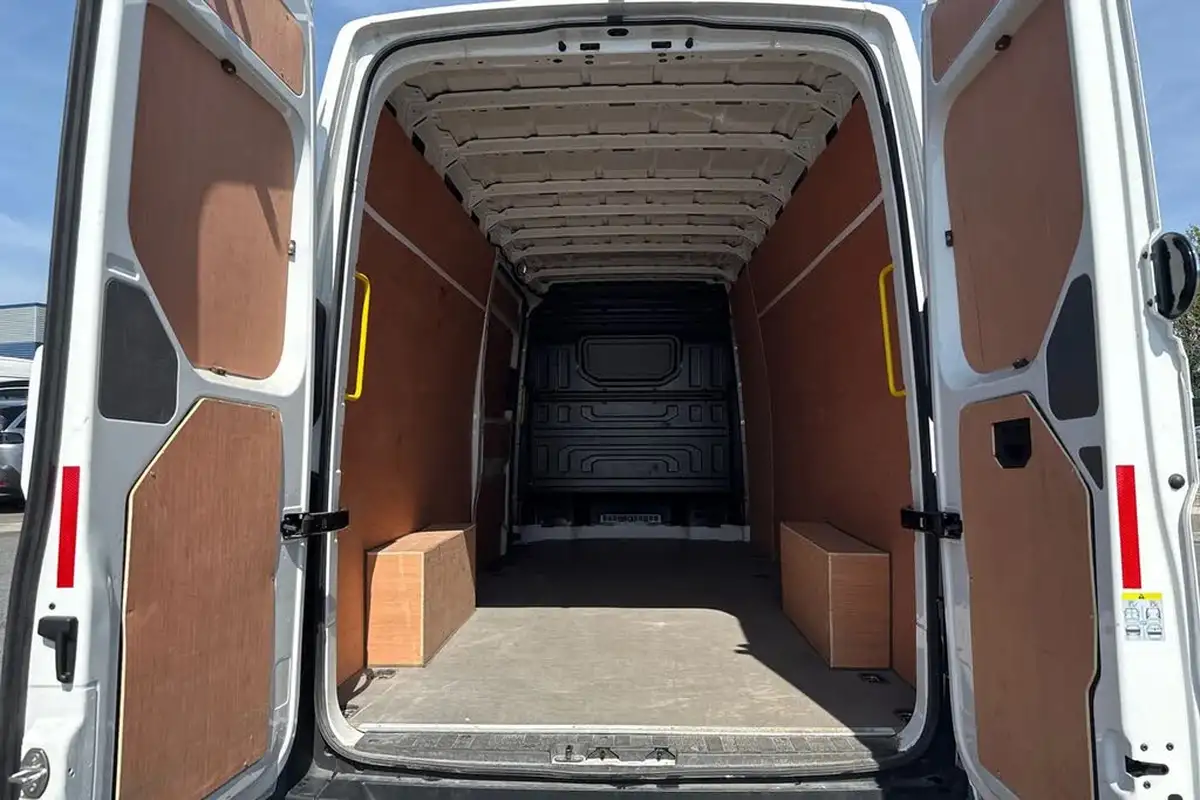 2024-volkswagen-crafter-20tdi-cr35-lwb-commerce-plus-140pseu6d-big-5